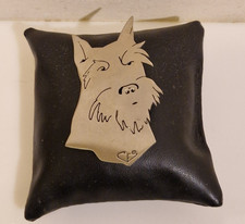 Modèle déposé signé - A