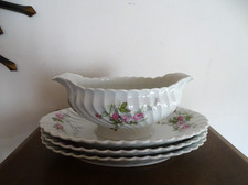 Raviers et sauciere en