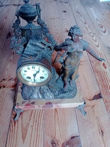Belle horloge ancienne support
