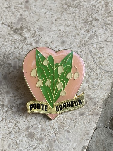 Pin porte bonheur muguet - pin’s,