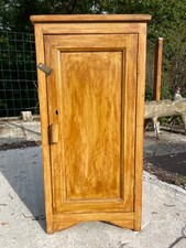 Table de nuit Petit placard en pin bien pratique