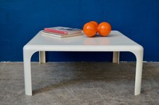 Table basse Demetrio 70 de Vico Magistretti pour Artemide design space age