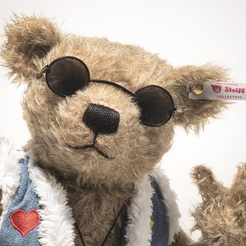 Steiff rocks woodstock ours - rocks!,