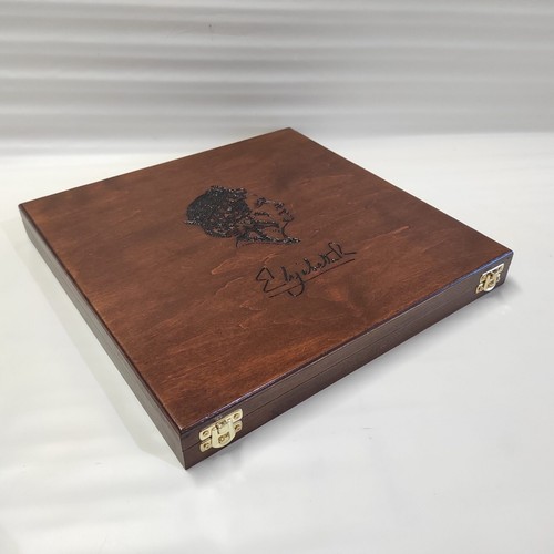 Boîte pièces reine - À,