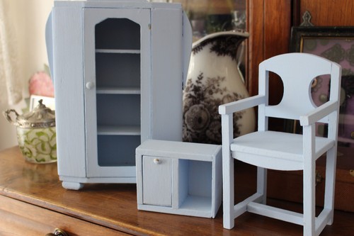 Ancien meuble de poupée - ,