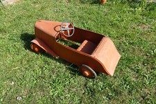 voiture à pédales ancienne