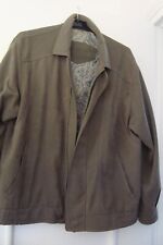 1 VESTE COULEUR KAKI avec