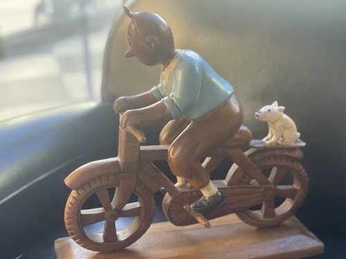 Figurine décorative bois - en,