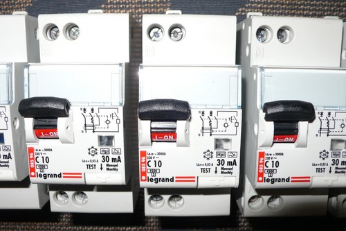 Disjoncteur differentiel 10a - differentiel,