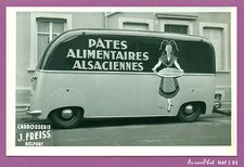 VÉHICULE VINTAGE, PUB