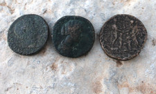 3 pièces de monnaies