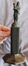 Vierge à l'enfant montée sur colonne striée en bronze & base octogonale en fonte