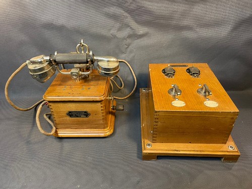 Ancien téléphone bois - téléphone, en