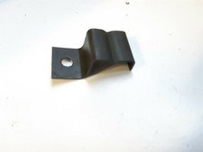 patte de maintien de bavette