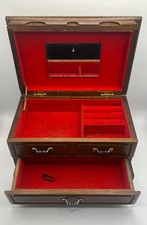 Boîte à bijoux en bois  avec