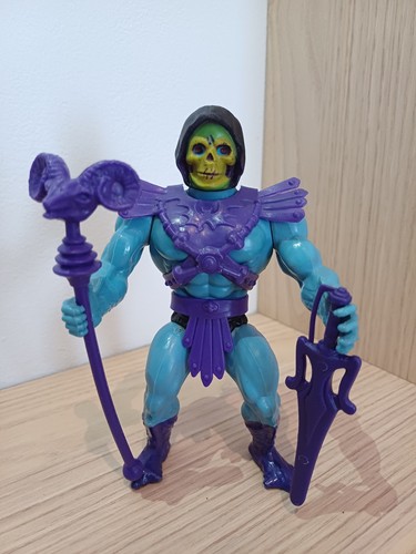 Skeletor yellow border - skeletor,