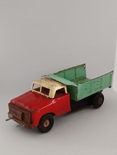 Ancien Camion En Tôle MF