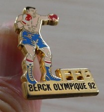 PIN'S SPORT BOXE BOXEUR FFB