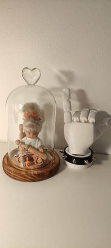 Cloche verre mini poupée - en,