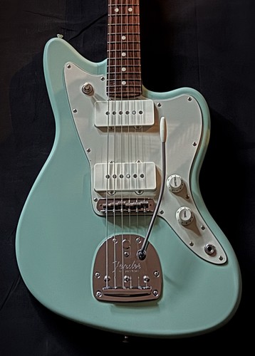 Fender made japan - fender, in