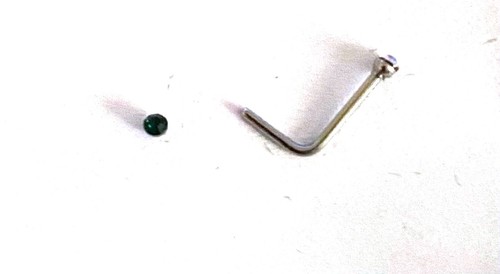 Piercing angle droit nez - angle,