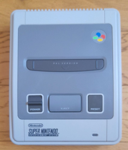 Super nintendo console - super,