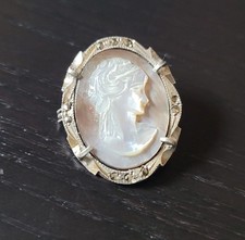 Pendentif broche camée