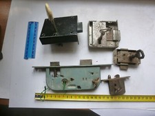 5 anciennes serrures