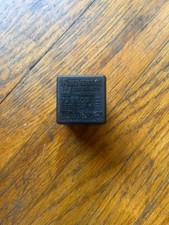 Mercedes Turn Signal Flasher Relay 240D 300D W108 111 113 123 R107 0008210963