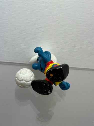 Figurine schtroumpfs foot