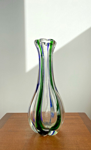 Petit vase moderniste - vase,