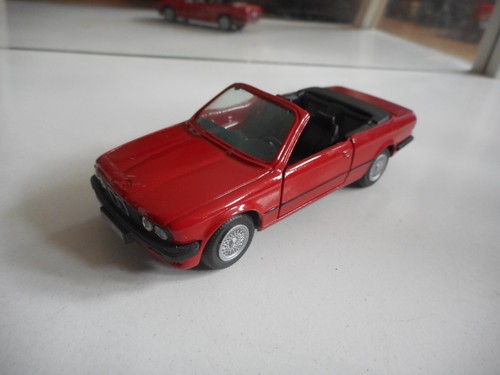 Gama bmw 325i cabriolet - 325i, rouge