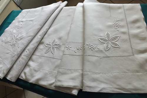 Drap brodé fil de lin - brodé,,