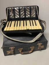 ANTIQUE ITALLIAN ACCORDIANA JR WITH CASE WORKING (7F)