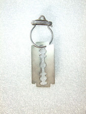 Pendentif  lame de rasoir