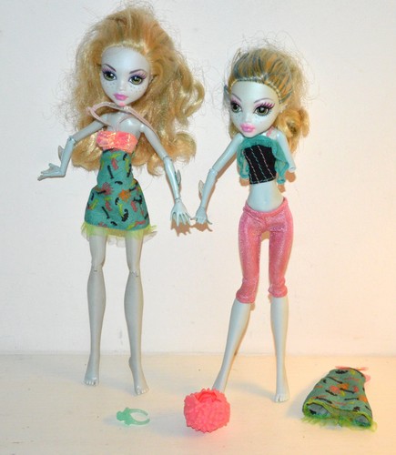 Lot poupées monster high - lot,