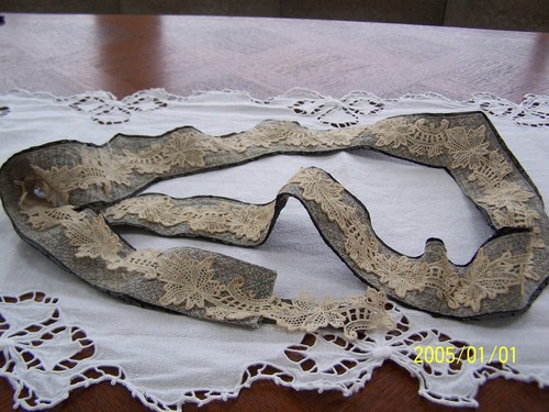 Dentelle xixème très belle - dentelle,