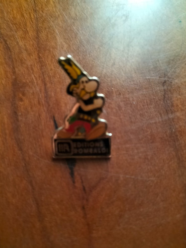 Pins asterix editions rombaldi - editions,