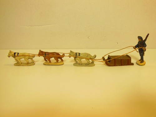 Lot figurines quiralu - de,