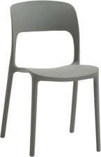 Chaise empilable en plastique