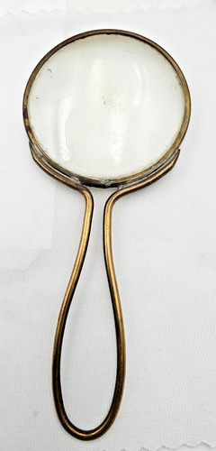 Ancienne grande loupe - a, main