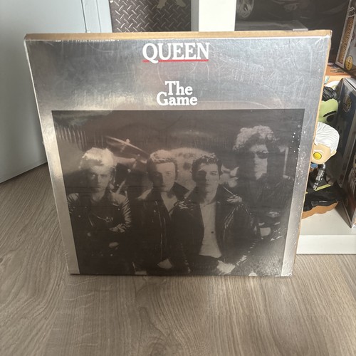 Queen the game - queen,