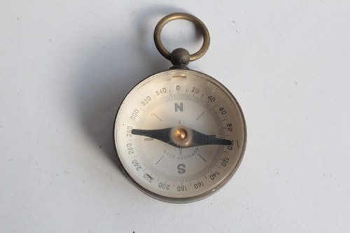 Petite boussole ancienne - petite,