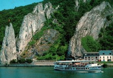 Belgique - Dinant - Rocher-Bayard avec péniche