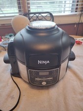 Ninja Foodi FD101 5 Qt 10-in-1 Multi Cooker Pot Air Fryer Broiling Dehydrater 