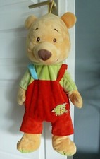 V9. DOUDOU RANGE PYJAMA DISNEY WINNIE SALOPETTE ROUGE ROND VERT ARBRE 55cm NEUF*