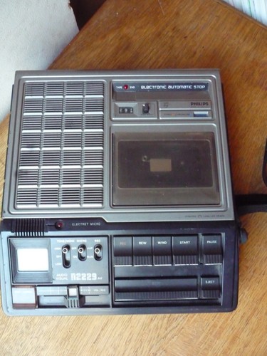 Ancien magnétophone - magnétophone, a