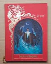 SORCIÈRES ET MAGICIENS