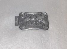 3  PLAQUES VIGNETTES POUR VELO 2 EN ALUMINIUM + 1 EN LAITON. 1932. 1934. 1941