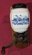 Ancien moulin à café mural